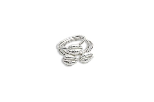 Hohonu cowry ring stack