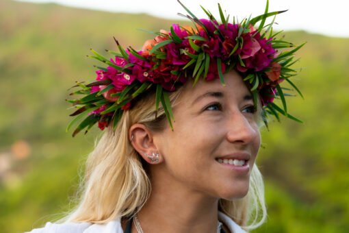 great hammerhead climber earrings on model