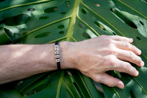 shark spine bracelet - black 2