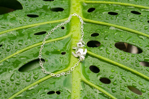 honu iki anklet on monstera